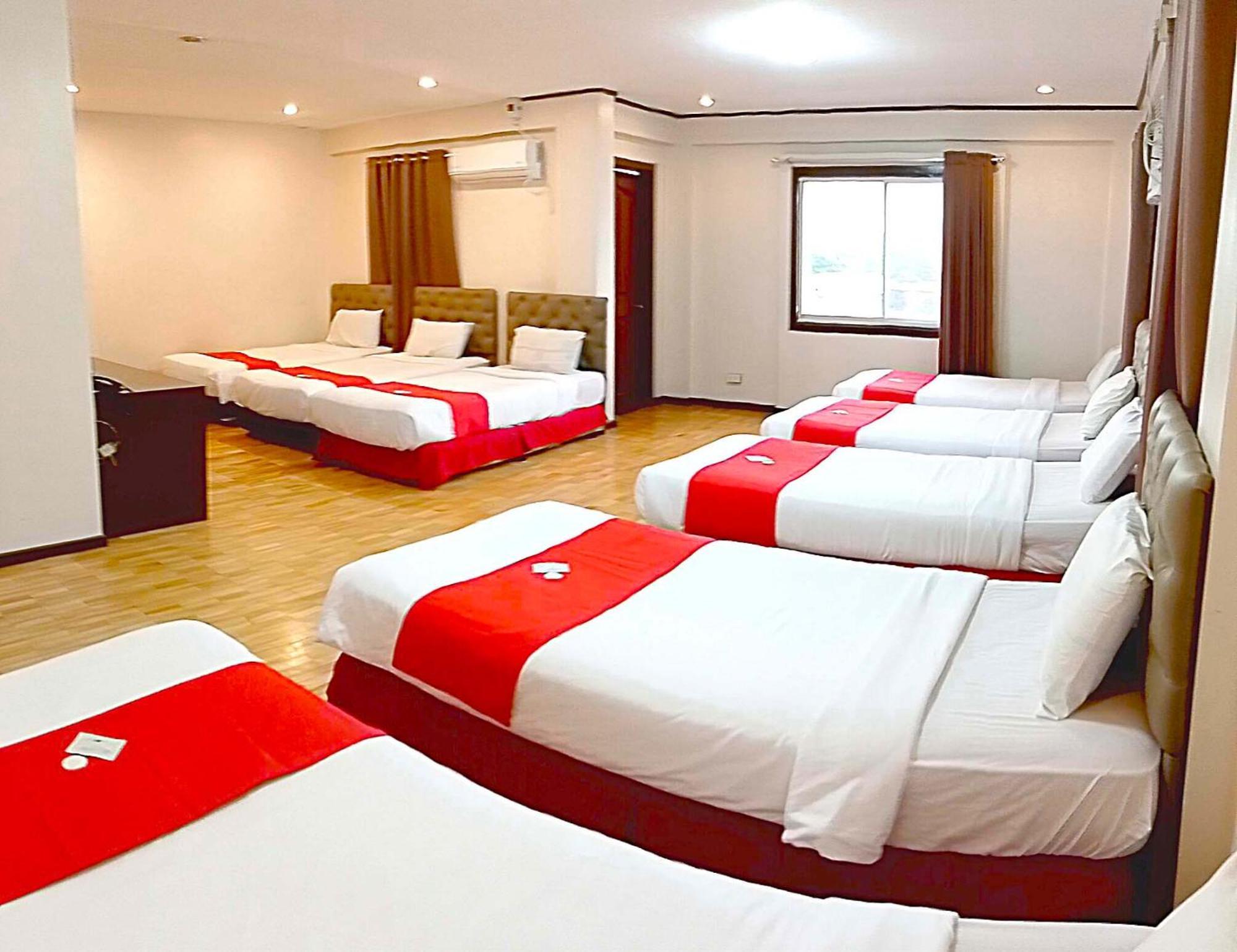 The Humbertos Hotel Davao Exterior photo