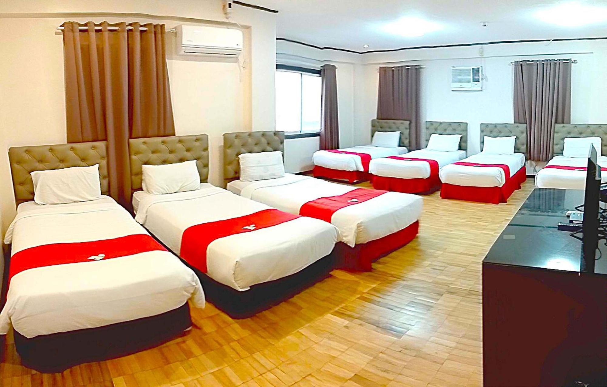 The Humbertos Hotel Davao Exterior photo